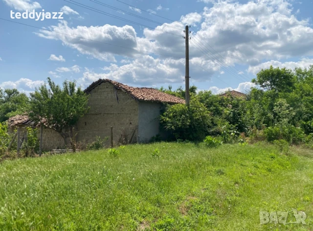 Къща с двор с.Ивански