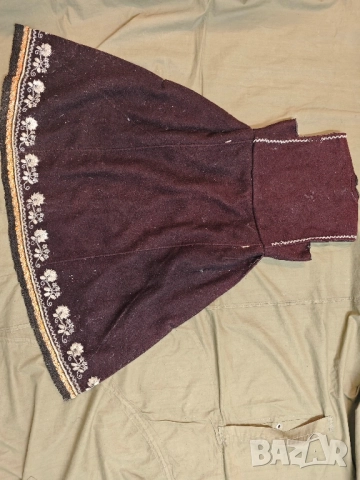 стар сукман за носия