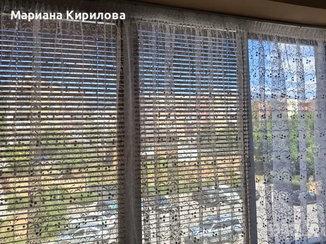 Тънко дантелено перде късо за кухня