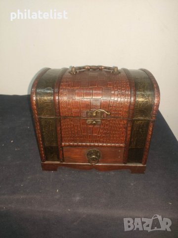 дървена кутия , голяма