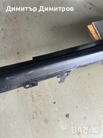 Продавам десен праг свален от БМВ G26 със забележки!, снимка 2 - Части - 48555967