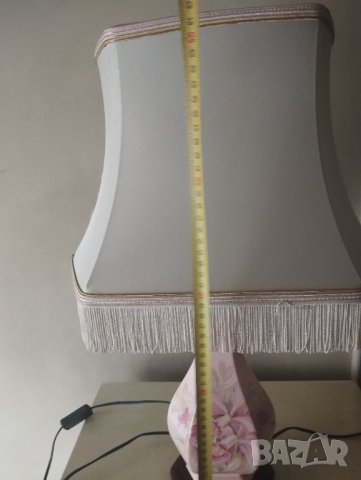 порцеланова настолна лампа, снимка 3 - Настолни лампи - 41841736