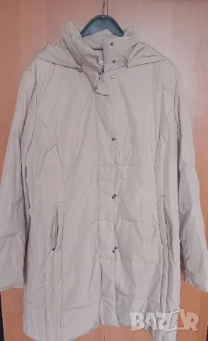 Бежаво дълго яке