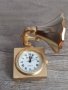 Миниатюрен кварцов часовник " LE TEMPS"-грамофон, снимка 1 - Антикварни и старинни предмети - 41922062