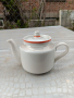 порцеланов чайник, снимка 1 - Аксесоари за кухня - 44715841