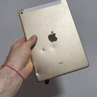 Таблет Apple iPad Air 2 А1567 (2014) 32GB Wi-Fi+LTE, снимка 1 - Таблети - 44623573