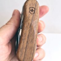 Victorinox Evolution Grip S54 wood, снимка 4 - Ножове - 41406761