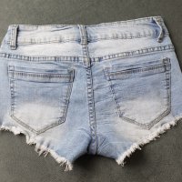 Miss Two S размер къси дънкови панталонки с метални елементи, снимка 4 - Къси панталони и бермуди - 41192261