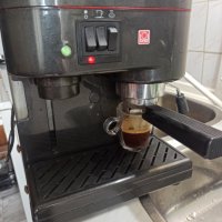 Кафемашина Бриел с ръкохватка с крема диск, работи отлично и прави хубаво кафе с каймак , снимка 3 - Кафемашини - 41815401