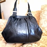  Италианска черна чанта от естествена кожа, снимка 3 - Чанти - 41451471