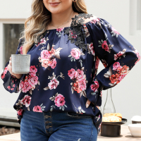 Дамска блуза в тъмносиньо с ефектни презрамки с бродирани цветя, макси размери, снимка 3 - Блузи с дълъг ръкав и пуловери - 44742584