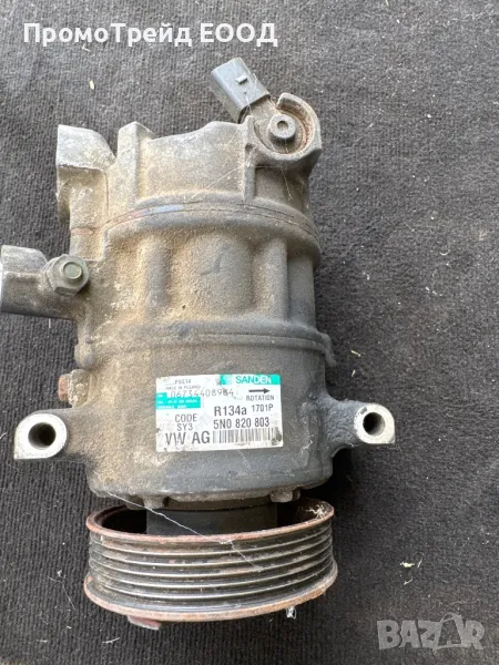 Компресор климатик Фолксваген Пасат Б6 VW Passat B6 2.0d 5N0820803 , снимка 1