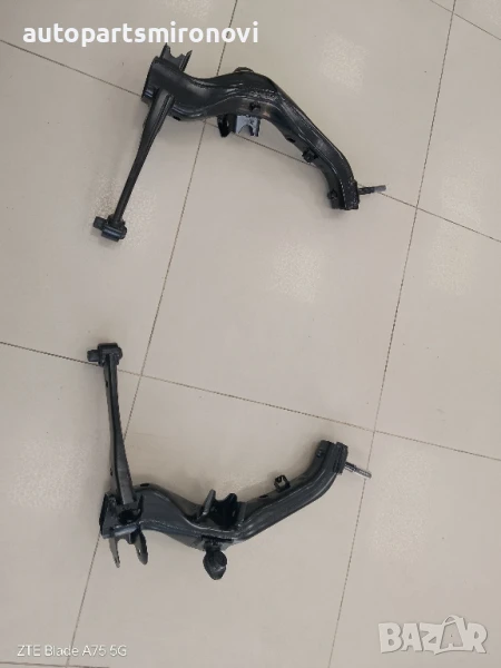 Нови задни носачи Авенсис т25, снимка 1