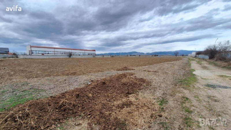 Парцел в новоизграждащ се квартал, снимка 1