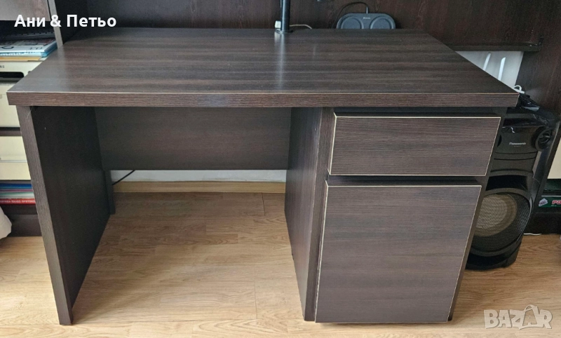 Практично бюро в цвят венге, снимка 1