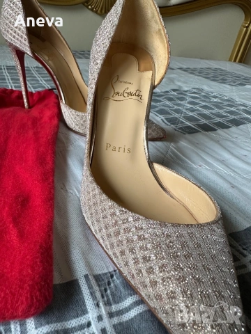 Токчета на Christian Louboutin