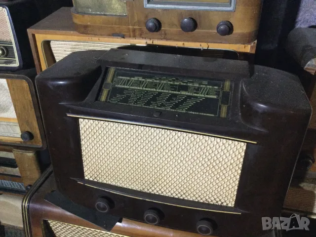 Стари радио апарати, снимка 6 - Антикварни и старинни предмети - 49729227