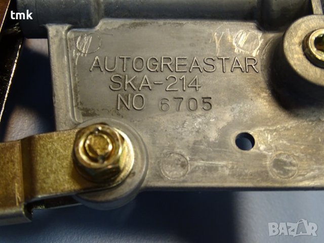 Ръчна гресираща помпа IHI SKA-214 punch manual grease pump, снимка 3 - Резервни части за машини - 39040528
