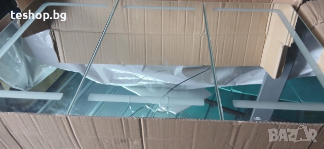 Шкаф за баня 3 отделения LED осветление ПРЕОЦЕНЕН счупено стъкло, снимка 3 - Шкафове - 53600701