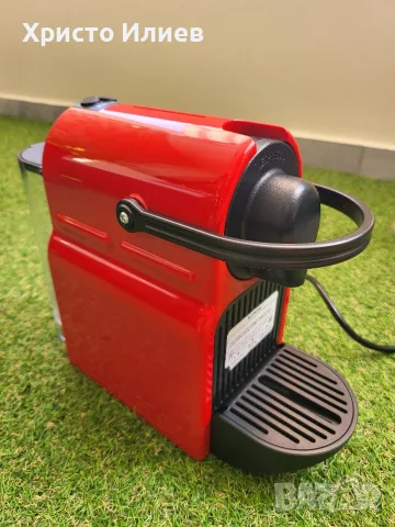 Кафемашина с капсули NESPRESSO Inissia Червена Черна, снимка 12 - Кафемашини - 56082765