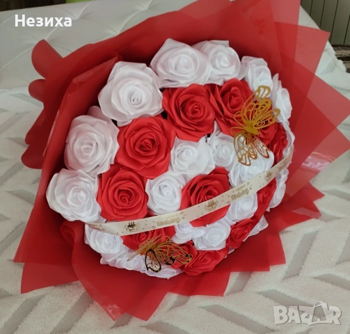 Сърце от сатенени рози 