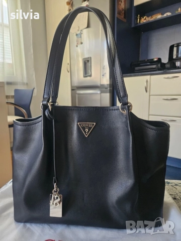 Дамска чанта Guess