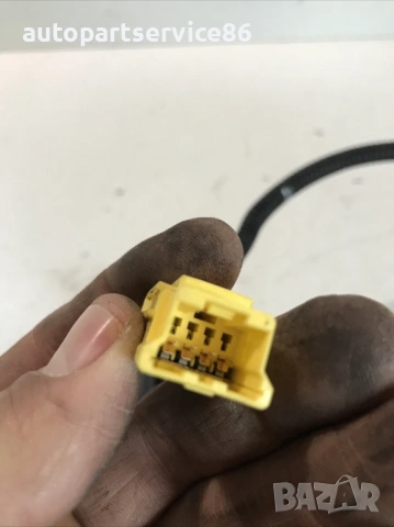 Закопчалка на преден ляв колан за седалка за KIA Cerato 1.5 CRDi (2004), снимка 2 - Части - 53255195