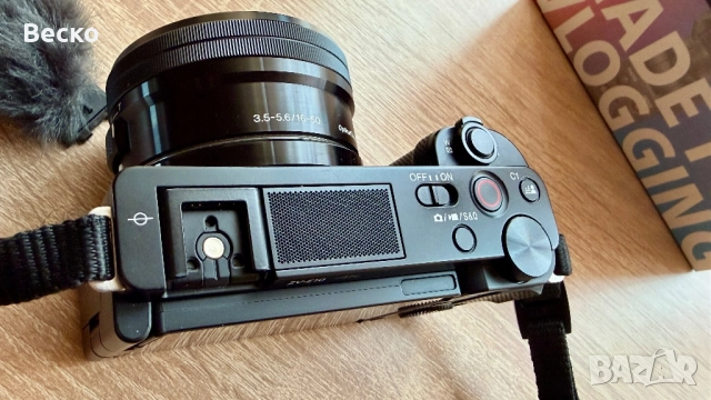  Фотоапарат Sony ZV-E10 + обективи 16-50mm и 55-210mm, снимка 4 - Фотоапарати - 52660808