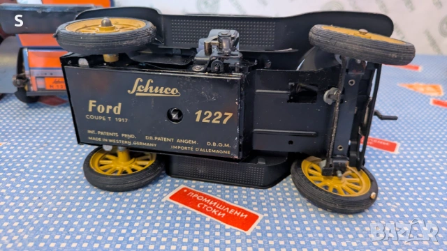 Стари играчки-  Schuco , снимка 8 - Колекции - 53443632