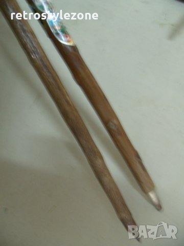 № 5556 стари тиролски бастуни със значки   - два броя   - размери - дължина  / височина 93 см и 88 с, снимка 7 - Други ценни предмети - 33902246