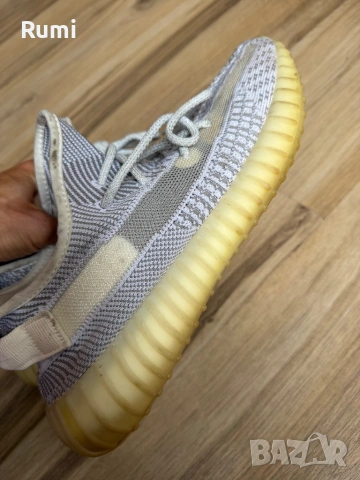 Оригинални мъжки маратонки Adidas Yeezy Boost 350 V2! 44,5 н, снимка 6 - Маратонки - 51838990