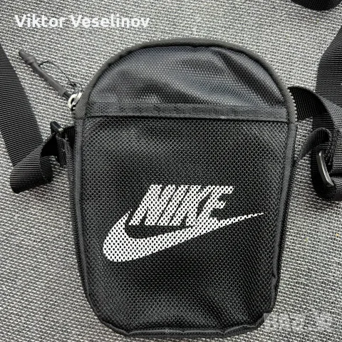 Оригинална Nike Малка Чантичка Черна През Рамо, снимка 2 - Чанти - 56184831