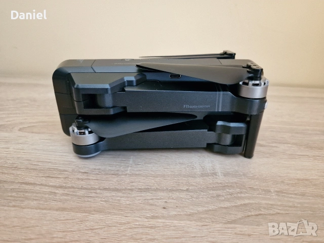 Дрон SJRC F11 пълен комплект + нова батерия, снимка 7 - Дронове и аксесоари - 53611832