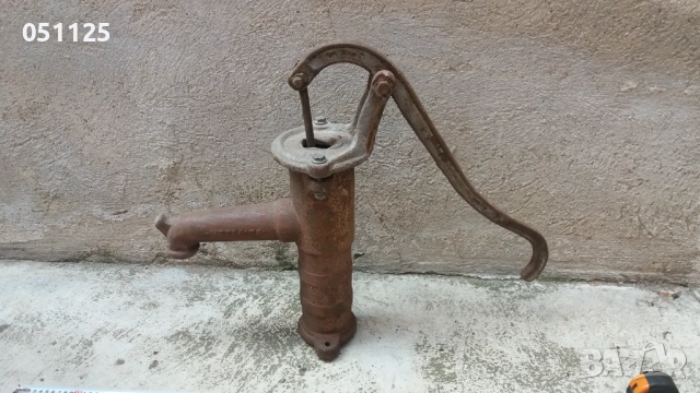 соц. ръчна помпа за вода , снимка 2 - Антикварни и старинни предмети - 52380566