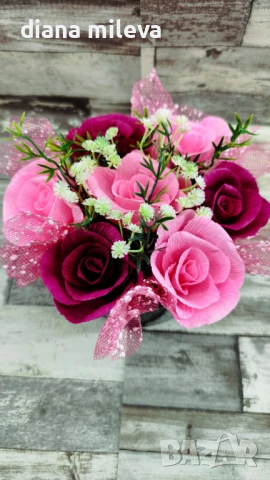 Кашпа с рози от креп хартия!!, снимка 10 - Декорация за дома - 53168992