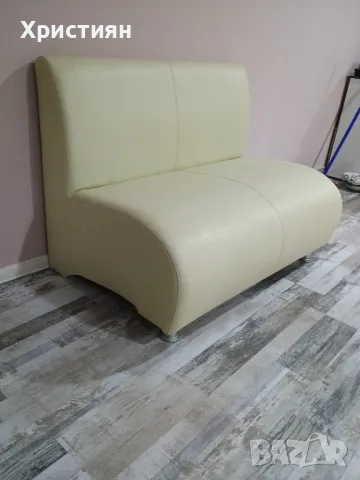 Кожен бял двоен диван , снимка 2 - Дивани и мека мебел - 48240945
