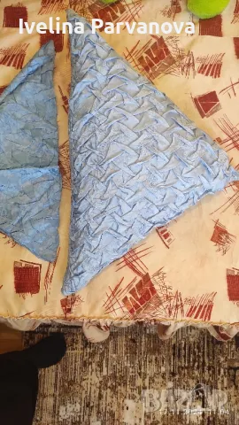 Триъгълна възглавница , снимка 2 - Възглавници - 48260843