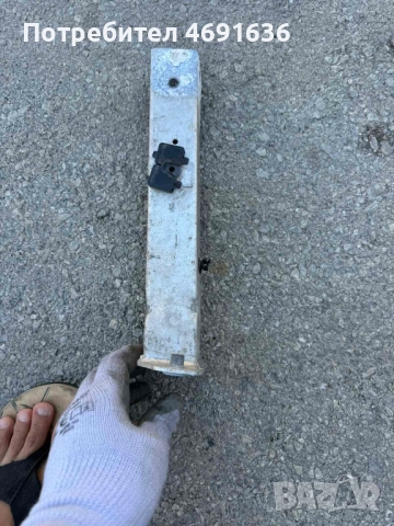 Предна дясна греда буфер за смачкване при удър на Ауди Audi A8 D4 H4 4h0806064е само за 50лв., снимка 4 - Части - 52892935