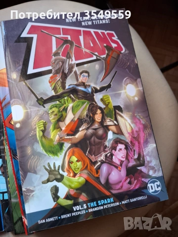 Графичен Роман за Титаните, снимка 2 - Художествена литература - 53162207