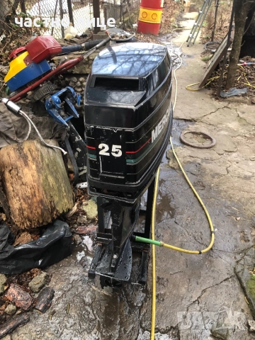 Извънбордов двигател за лодка Mercury 25, снимка 2 - Воден транспорт - 52965365