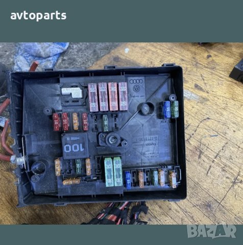 Vw golf5 audi a3 8p 1.9tdi 105кс Бушонно табло и табло релета, снимка 4 - Части - 40471583