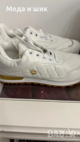 Чисто нови бели маратонки, снимка 2 - Дамски ежедневни обувки - 49933271