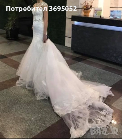 Рокля с дантела и камъни на цветя с шлейф и гол гръб подходяща за годеж или сватба , снимка 3 - Рокли - 53796541