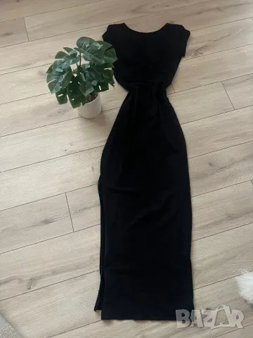 Дълга черна рокля