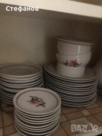 Порцеланов сервиз, снимка 2 - Сервизи - 52466075