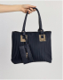 Луксозна дамска чанта от ест. кожа със златисти метални елементи в комплект с портмоне 36/26 см, снимка 1 - Чанти - 44757326