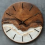 Стенен часовник от естествена дървесина по поръчка, снимка 3