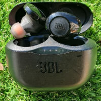 JBL Слушалки  модел Tune125TWS, снимка 1 - Слушалки и портативни колонки - 44597655