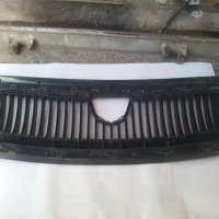 Решетка предна Skoda Fabia 04-07г, снимка 2 - Части - 38742640