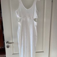 Елегантна нова  ежедневна удобна бяла рокля рипс еластична рязана в талията , снимка 2 - Рокли - 41828660